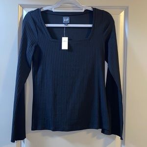 *NEW* Gap top